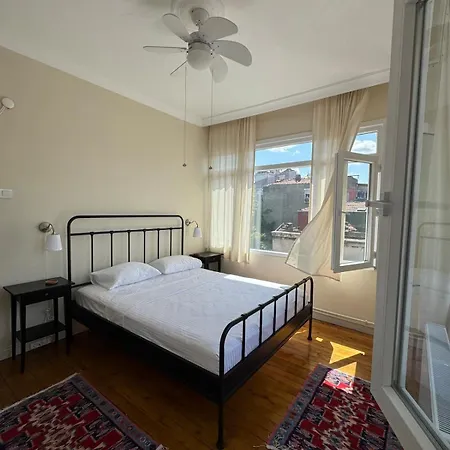 The Kinyas House - In Kadikoey Historical Fishermen's Market Apartment Istanbul