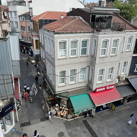 Apartment The Kinyas House - In Kadikoey Historical Fishermen's Market