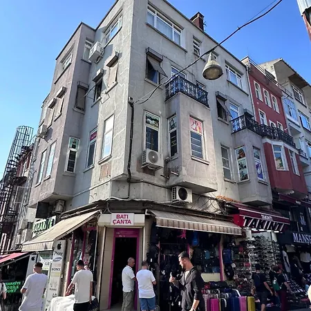 Apartment The Kinyas House - In Kadikoey Historical Fishermen's Market