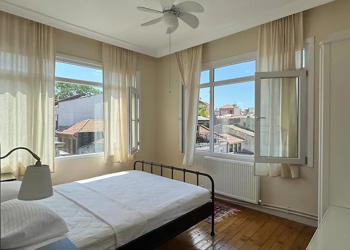 The Kinyas House - In Kadikoey Historical Fishermen's Market Istanbul