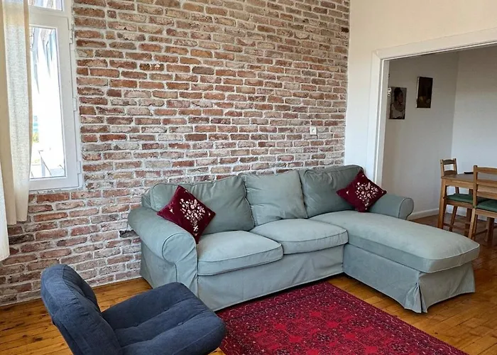 The Kinyas House - In Kadikoey Historical Fishermen's Market Apartment