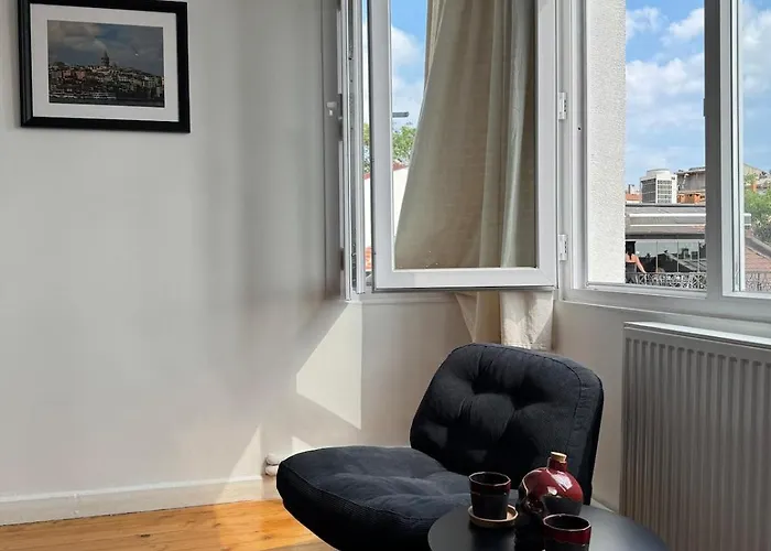 The Kinyas House - In Kadikoey Historical Fishermen's Market Apartment *